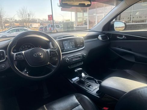 Used 2019 Kia Sorento EX image 9
