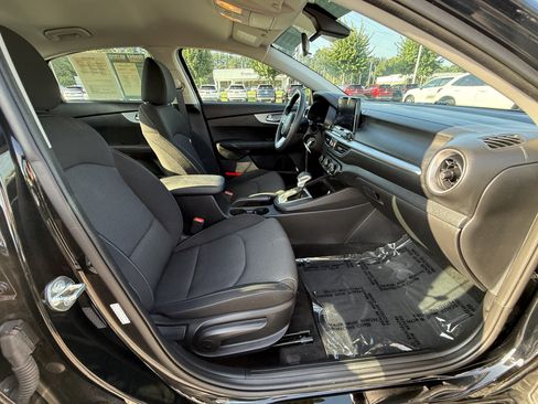 Used 2024 Kia Forte LXS FWD image 33