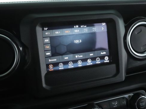 Used 2021 Jeep Wrangler Unlimited Sahara image 12