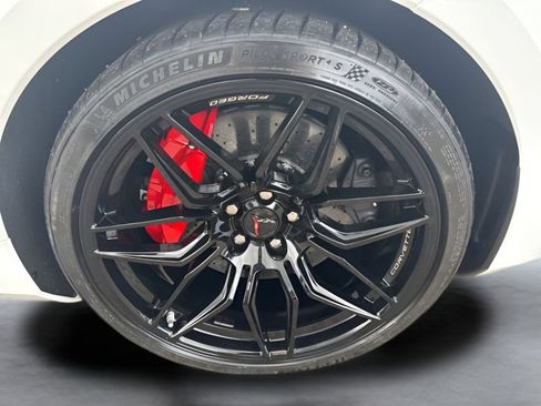 Used 2024 Chevrolet Corvette Z06 w/ Z07 Performance Package RWD image 34