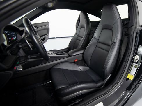 Certified 2024 Porsche 911 Carrera 4 image 16