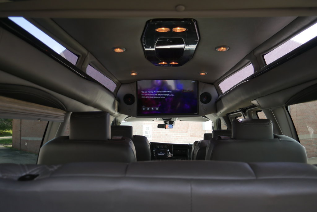 Used 2022 Chevrolet Express 2500 Extended w/ Enhanced Convenience Package RWD image 5