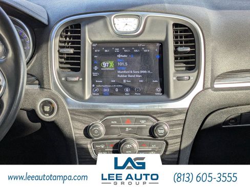 Used 2021 Chrysler 300 Touring w/ Sport Appearance Package image 17