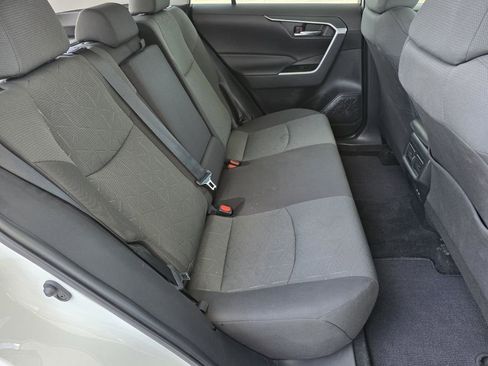 Used 2022 Toyota RAV4 XLE w/ Convenience Package image 27