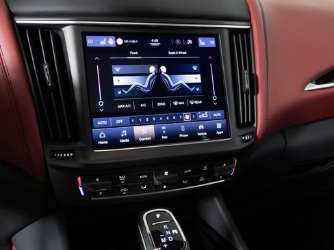 Used 2023 Maserati Levante GT image 23