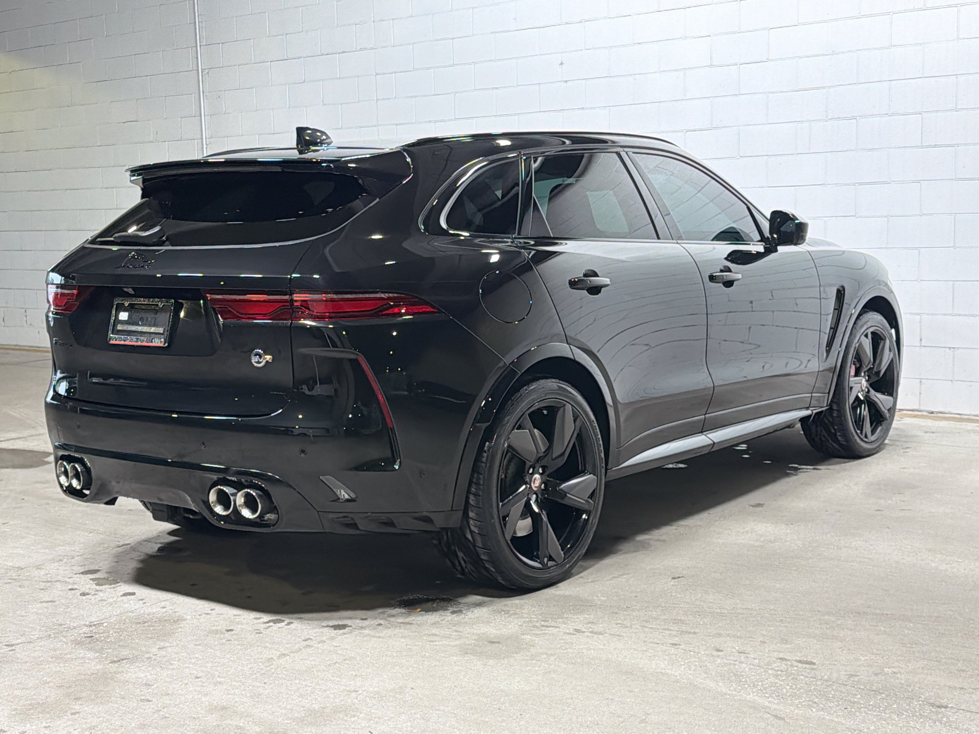 Used 2022 Jaguar F-PACE SVR AWD/4WD image 7