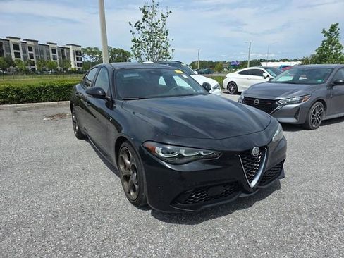Used 2024 Alfa Romeo Giulia Ti w/ Performance Driving Package AWD/4WD image 3