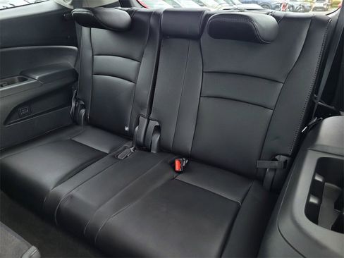 Used 2021 Honda Pilot Touring image 13