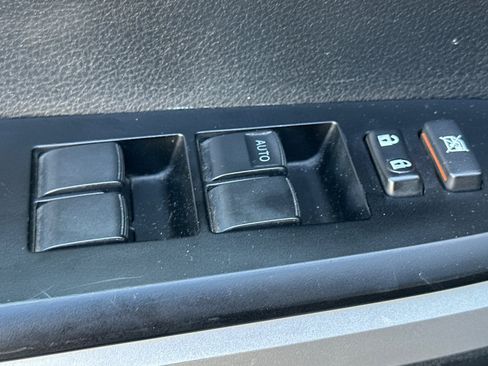 Used 2016 Toyota Tundra SR5 w/ SR5 Upgrade Package RWD image 12