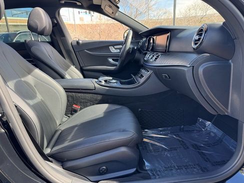 Used 2018 Mercedes-Benz E 400 4MATIC Sedan image 19
