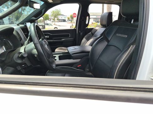 Used 2025 RAM 2500 Laramie AWD/4WD image 11