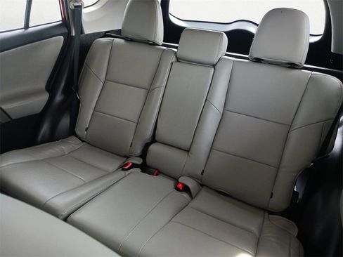 Used 2015 Toyota RAV4 XLE image 9