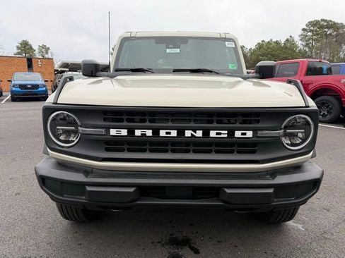 New 2025 Ford Bronco 4-Door image 8