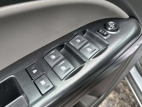 Used 2022 Chevrolet Colorado W/T AWD/4WD image 13