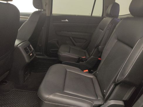 Used 2021 Volkswagen Atlas SE w/ Towing Package FWD image 18