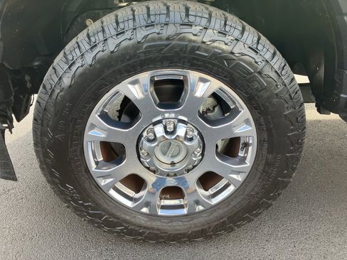 Used 2020 Ford F350 Lariat w/ Chrome Package image 13