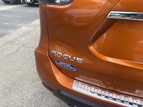 Used 2017 Nissan Rogue SV image 7