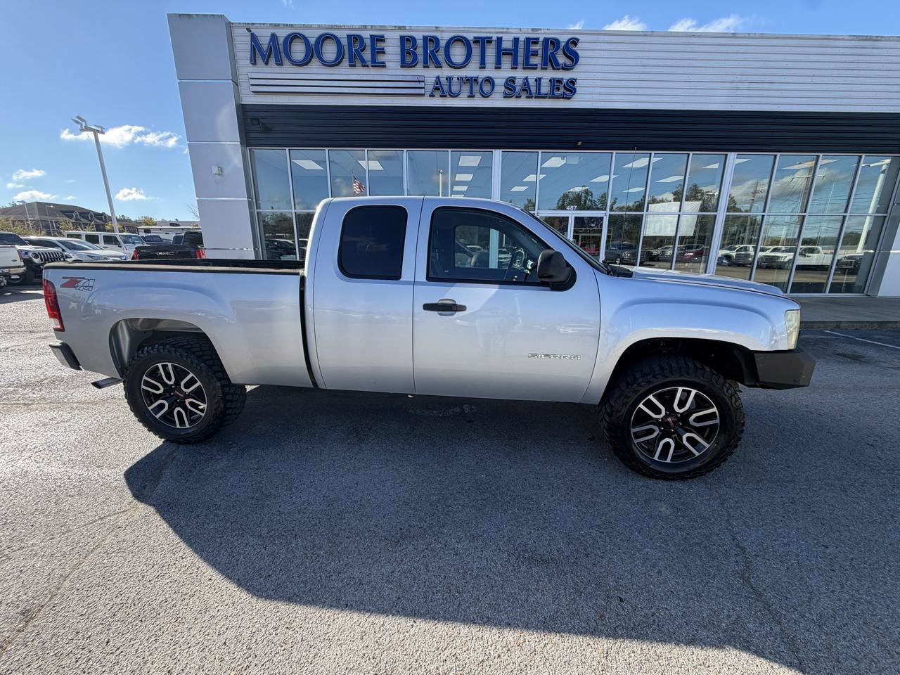 Used 2010 GMC Sierra 1500 SLE w/ Power Pack Plus AWD/4WD image 1