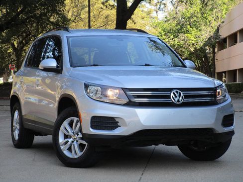Used 2016 Volkswagen Tiguan S image 22