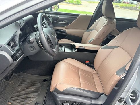 Used 2025 Lexus ES 300h w/ Accessory Package (Z1) FWD image 4
