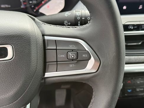 Used 2023 Jeep Compass Latitude AWD/4WD image 19