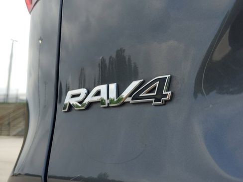 Used 2020 Toyota RAV4 Limited AWD/4WD image 8