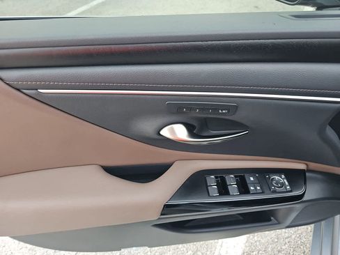 Used 2024 Lexus ES 350 w/ Premium Package image 16