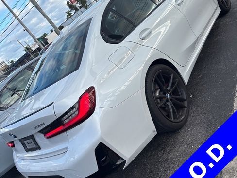 Used 2023 BMW 330i Sedan w/ M Sport Package image 7