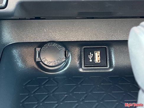 Certified 2025 Toyota RAV4 XLE AWD/4WD image 27