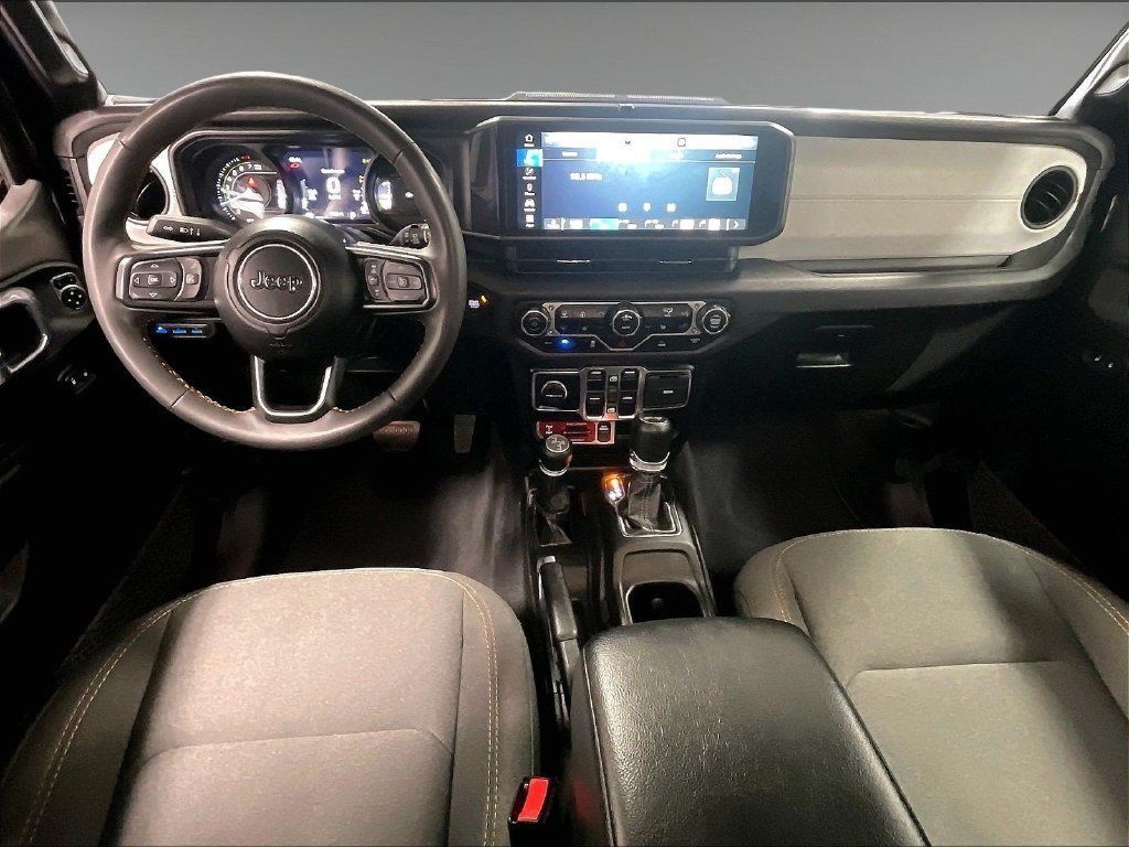 Used 2024 Jeep Wrangler Unlimited AWD/4WD image 22