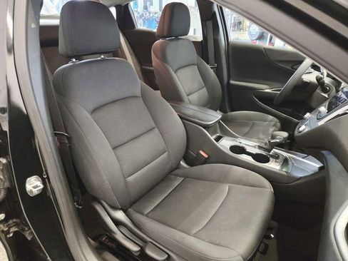 Used 2025 Chevrolet Malibu LT FWD image 12