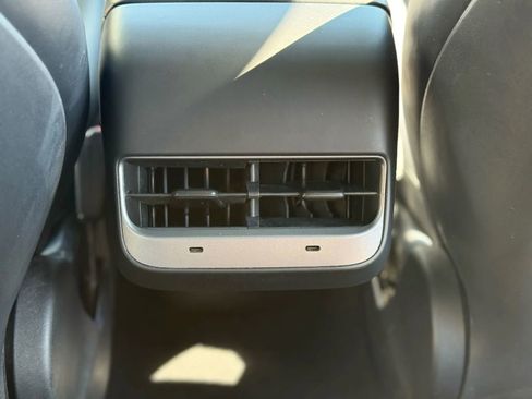 Used 2022 Tesla Model 3 Standard Range image 22