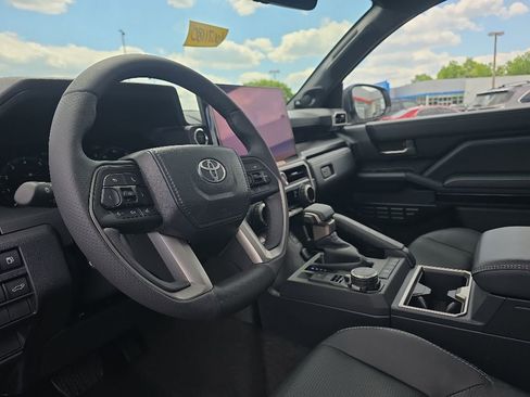New 2026 Toyota 4Runner Limited AWD/4WD image 12