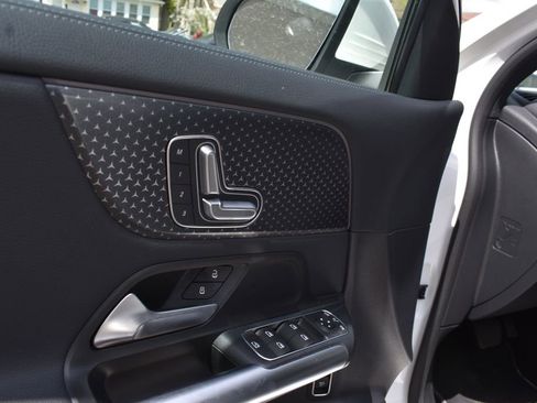 Used 2025 Mercedes-Benz GLA 250 image 13
