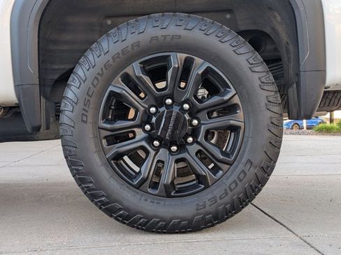 Used 2021 GMC Sierra 2500 Denali w/ Denali Ultimate Package AWD/4WD image 9
