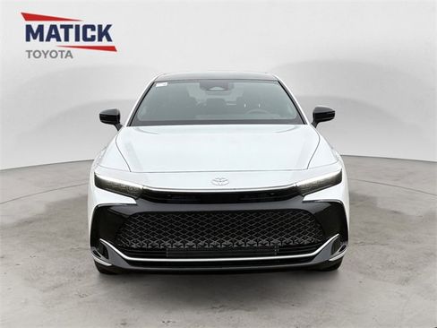 New 2026 Toyota Crown Platinum image 2