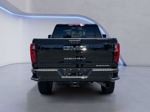 Used 2024 GMC Sierra 2500 Denali Ultimate AWD/4WD image 4