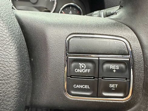 Used 2012 Jeep Wrangler Unlimited Sahara w/ Dual Top Group AWD/4WD image 13