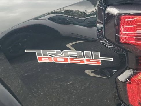 Used 2023 Chevrolet Colorado Trail Boss AWD/4WD image 26