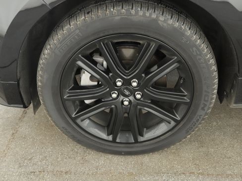 Used 2024 Ford Edge ST-Line image 10