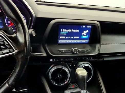 Used 2017 Chevrolet Camaro LT RWD image 17