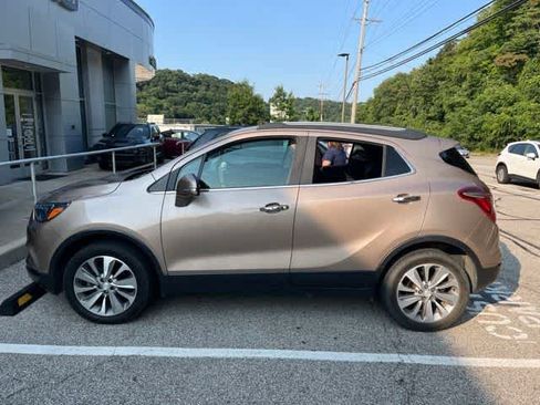Used 2019 Buick Encore Preferred AWD/4WD image 3