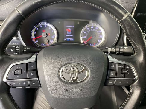 Used 2020 Toyota Highlander LE w/ Protection Package #3 AWD/4WD image 14
