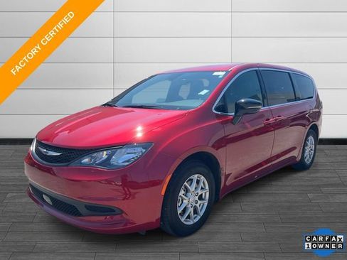 Used 2025 Chrysler Voyager LX FWD image 8