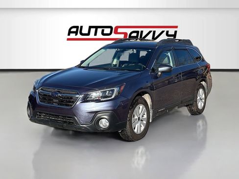 Used 2018 Subaru Outback 2.5i Premium image 3