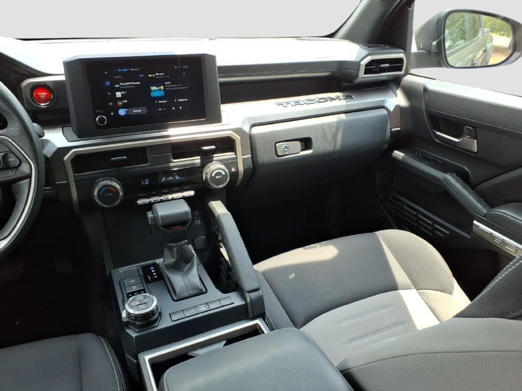 Used 2025 Toyota Tacoma TRD Off-Road AWD/4WD image 15