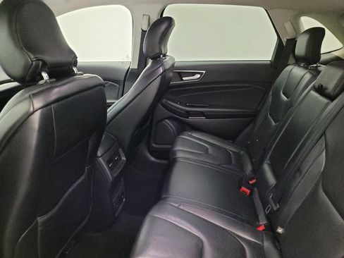 Used 2019 Ford Edge Titanium AWD/4WD image 18
