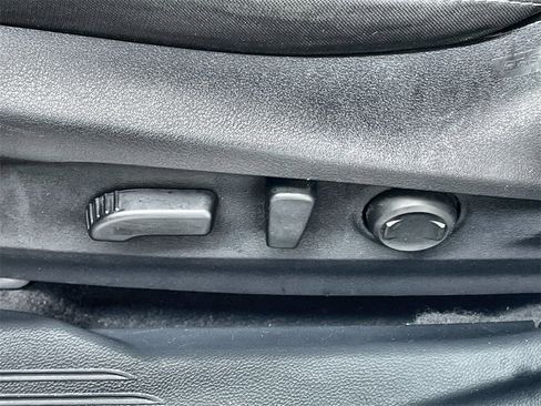 Used 2022 Subaru Outback Premium image 13