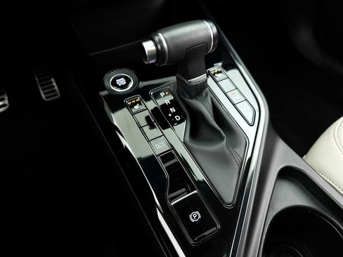 Certified 2025 Kia Niro EX Touring FWD image 27