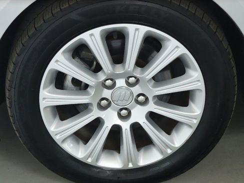 Used 2013 Buick LaCrosse Leather image 40